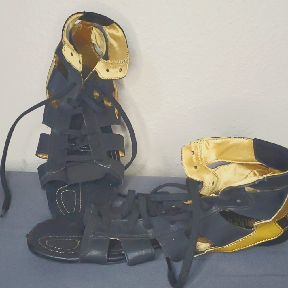 Greek style athletic flats